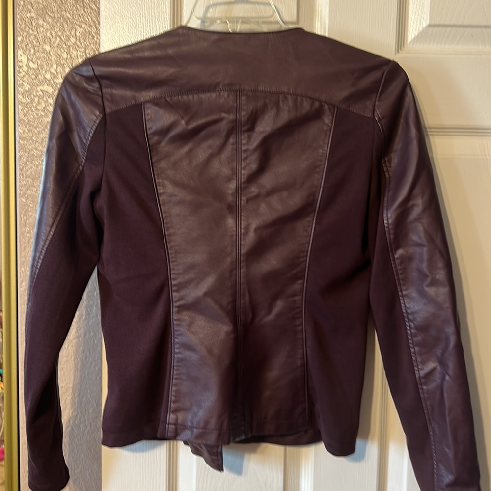 Ladies jacket - Picture 2 of 2